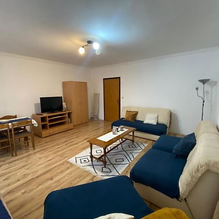 Apartmani Dora Leskovac Leskovac  Buitenkant foto