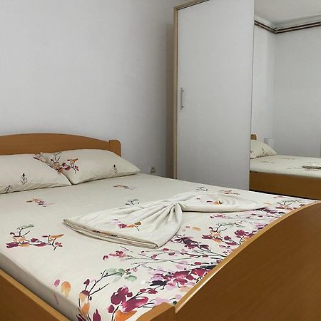 Apartmani Dora Leskovac Leskovac  Buitenkant foto