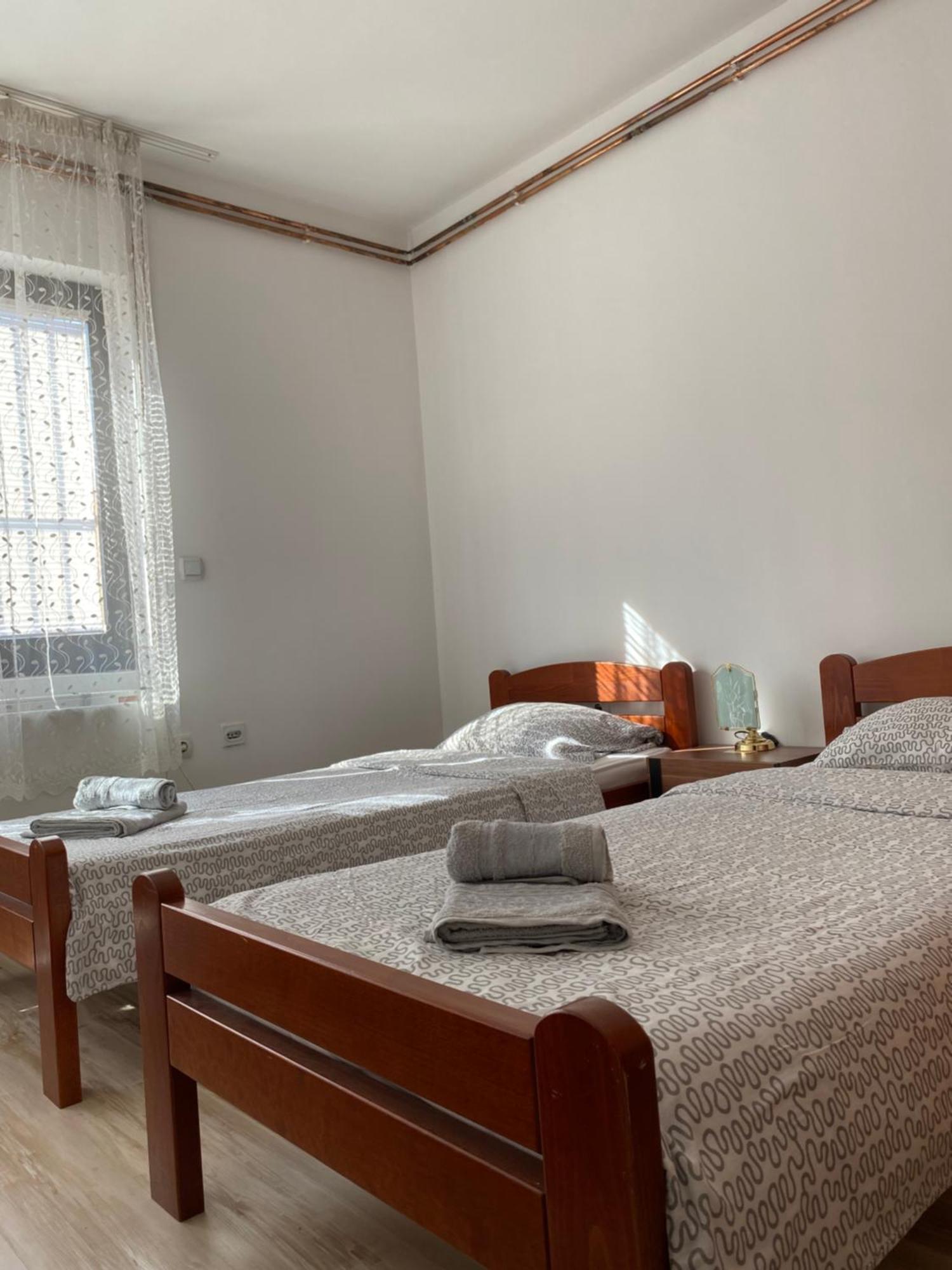 Apartmani Dora Leskovac Leskovac  Buitenkant foto