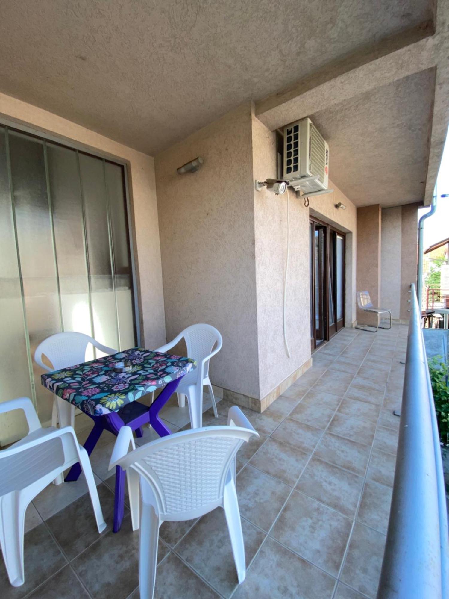 Apartmani Dora Leskovac Leskovac  Buitenkant foto