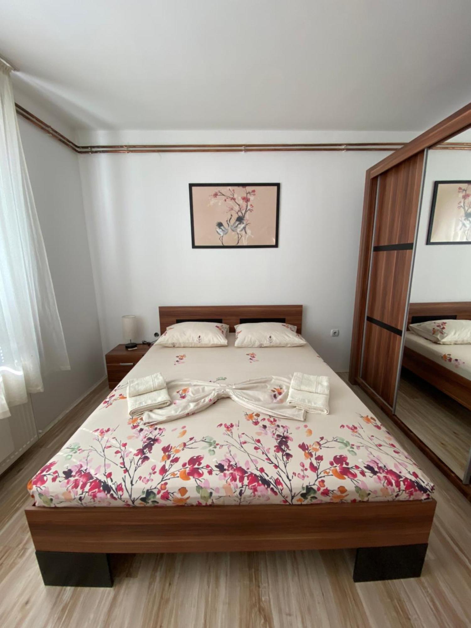 Apartmani Dora Leskovac Leskovac  Buitenkant foto