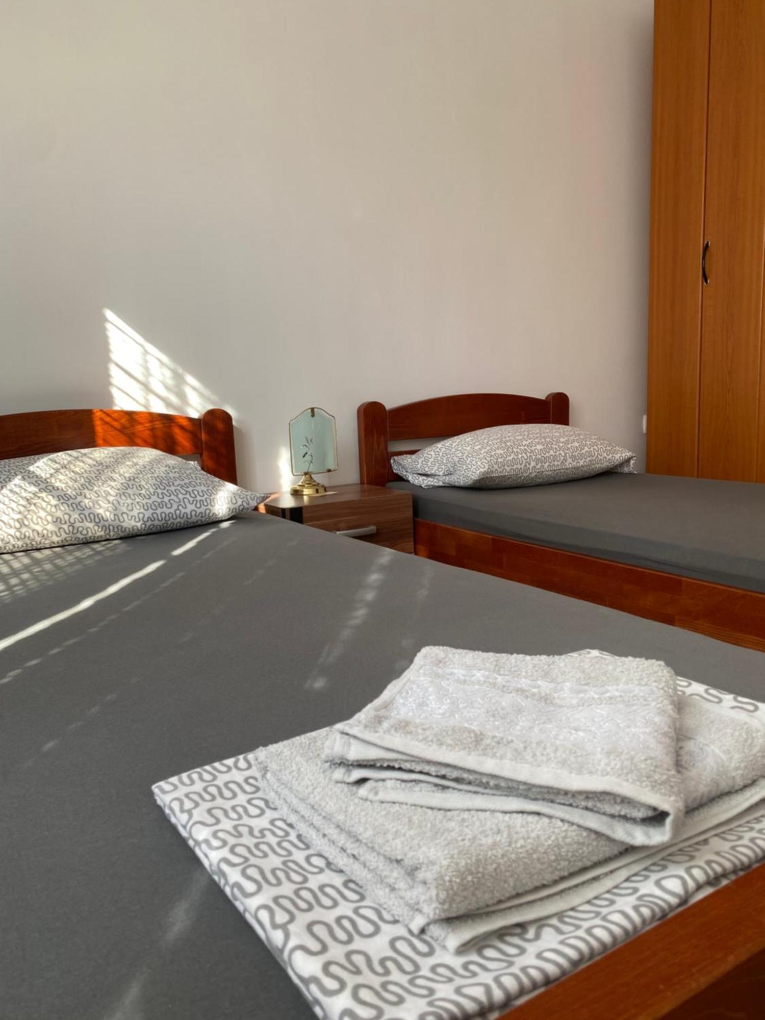 Apartmani Dora Leskovac Leskovac  Buitenkant foto