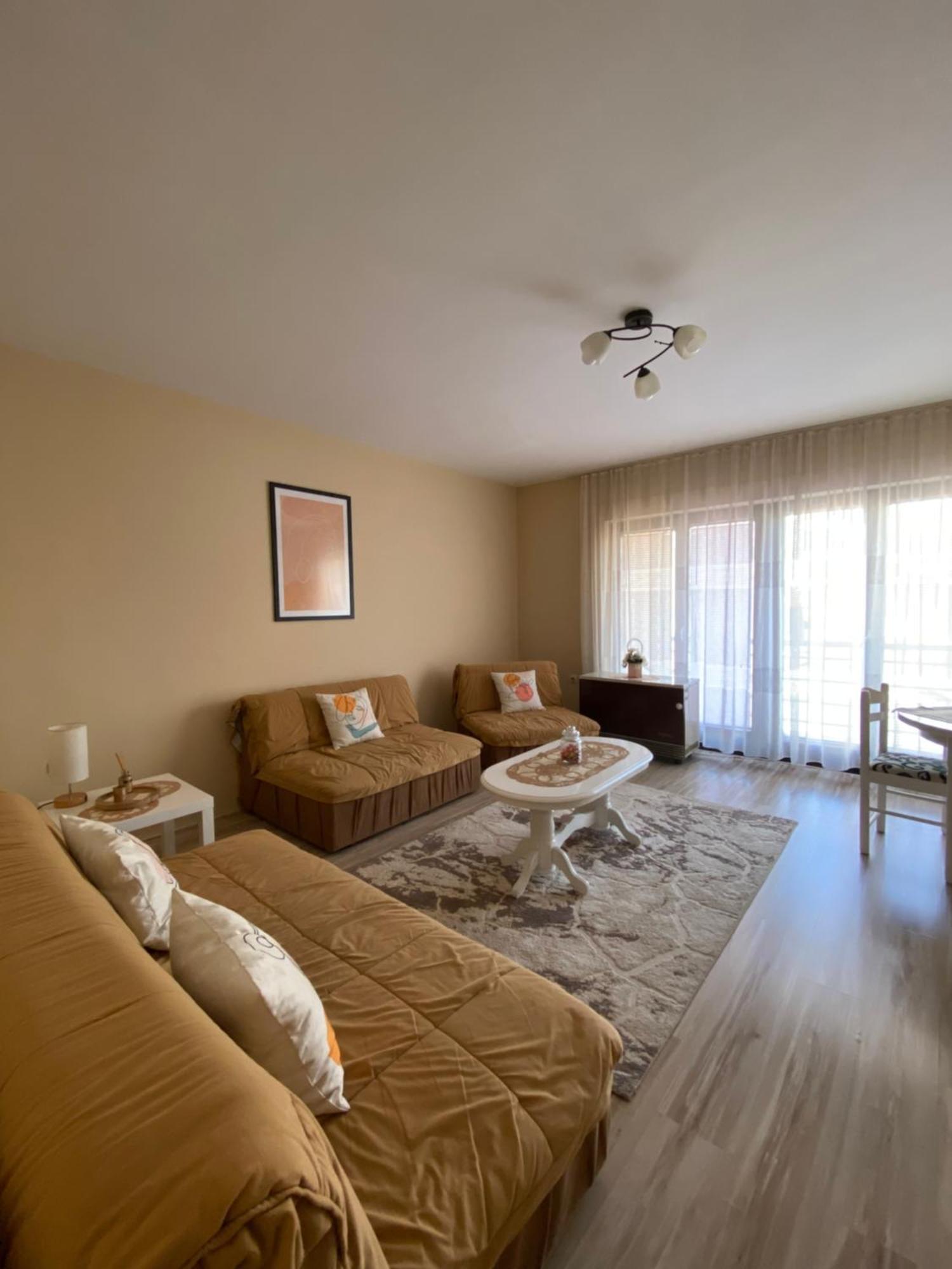 Apartmani Dora Leskovac Leskovac  Buitenkant foto