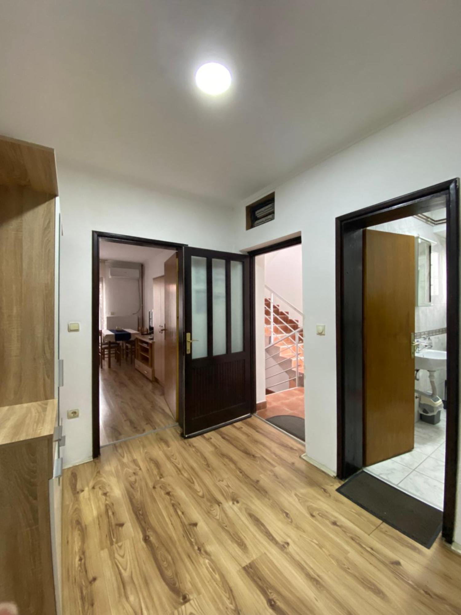 Apartmani Dora Leskovac Leskovac  Buitenkant foto