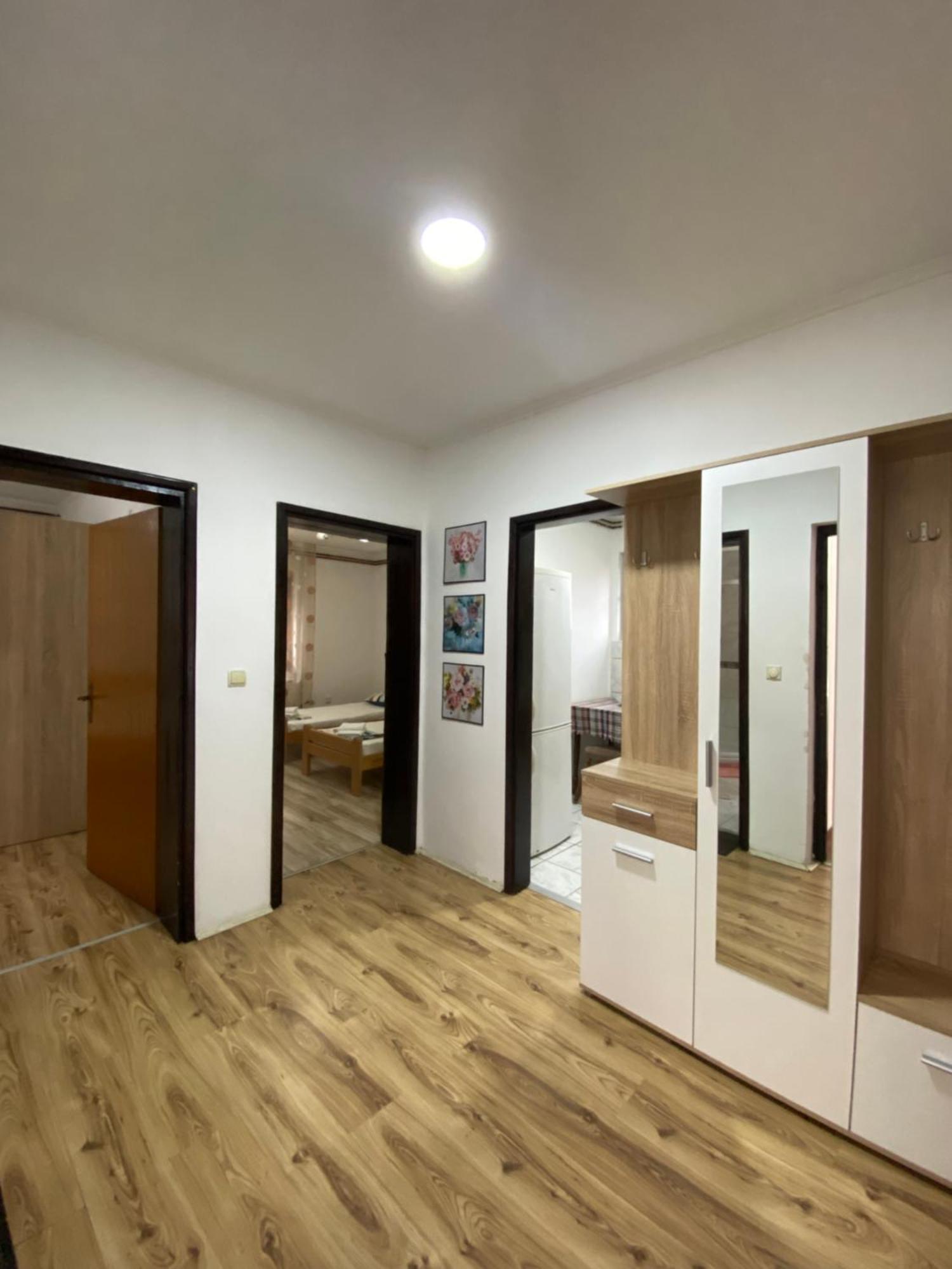 Apartmani Dora Leskovac Leskovac  Buitenkant foto