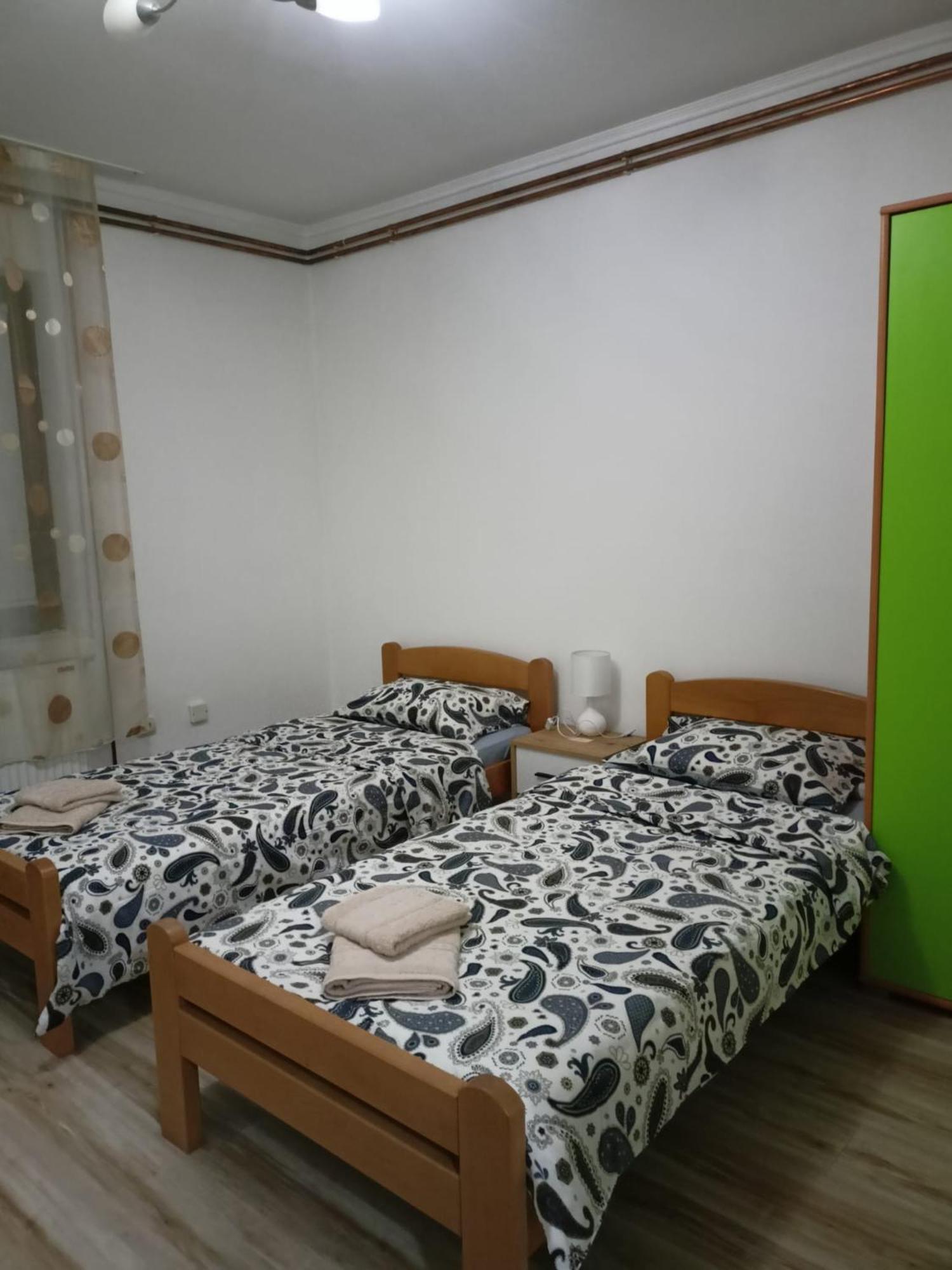 Apartmani Dora Leskovac Leskovac  Buitenkant foto